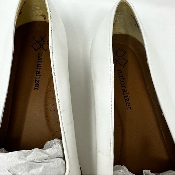 Naturalizer White Leather Tassel Loafers Size 9W - Picture 7 of 11